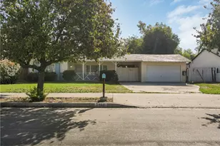 8034 Yolanda, Reseda, CA 91335 - Photo 2