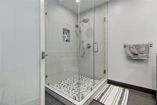 6911 Valmont St, Tujunga, CA 91042 - Photo 14