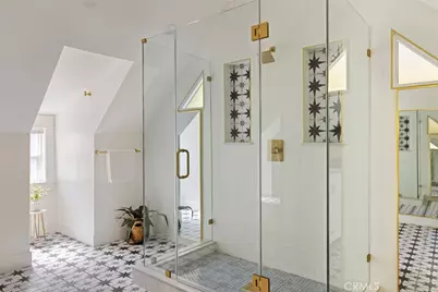 5850 Burwood Ave, Los Angeles, CA 90042 - Photo 28