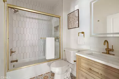 5850 Burwood Ave, Los Angeles, CA 90042 - Photo 22