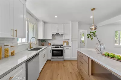 17439 Donmetz, Granada Hills, CA 91344 - Photo 20