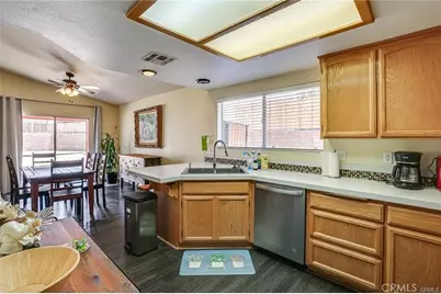 8523 Barberry Avenue, Yucca Valley, CA 92284 - Photo 10