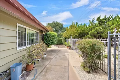 1002 Pomello, Claremont, CA 91711 - Photo 38