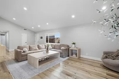 26764 Pamela Dr, Canyon Country, CA 91351 - Photo 8