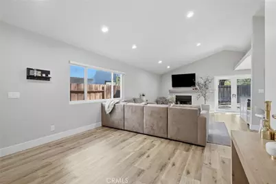 26764 Pamela Dr, Canyon Country, CA 91351 - Photo 4