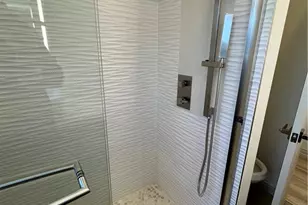 1521 W Glenoaks Blvd, Glendale, CA 91201 - Photo 16