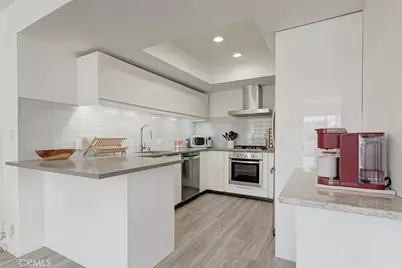 1037 N Vista, Los Angeles, CA 90046 - Photo 18