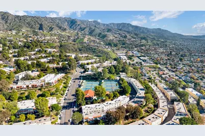 9745 Via Roma, Burbank, CA 91504 - Photo 24