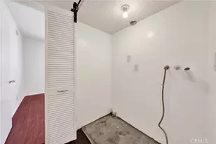 9745 Via Roma, Burbank, CA 91504 - Photo 14