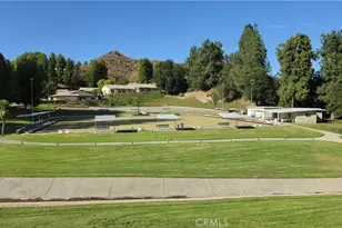 19364 Ave Of The Oaks, Newhall, CA 91321 - Photo 28