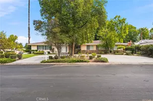 6058 Jumilla, Woodland Hills, CA 91367 - Photo 2