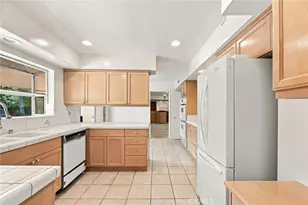 6058 Jumilla, Woodland Hills, CA 91367 - Photo 10