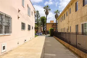 1547 S Wilton, Los Angeles, CA 90019 - Photo 22