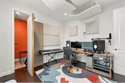 7617 Lilly, North Hollywood, CA 91605 - Photo 32