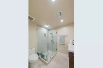 9720 Hayvenhurst, North Hills, CA 91343 - Photo 18