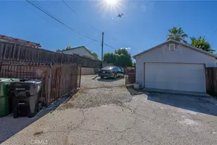 9720 Hayvenhurst, North Hills, CA 91343 - Photo 4