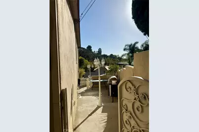 3100 Charing Cross Rd, Glendale, CA 91206 - Photo 44