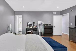 9759 Via Roma, Burbank, CA 91504 - Photo 24