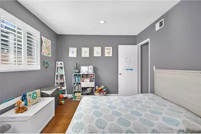 9759 Via Roma, Burbank, CA 91504 - Photo 18