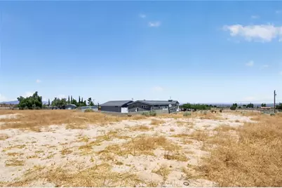 11152 E Avenue V12, Littlerock, CA 93543 - Photo 22