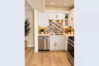 5325 Newcastle Avenue #101, Encino, CA 91316 - Photo 4