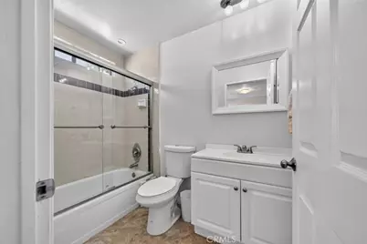 6420 Hazeltine Avenue #9, Van Nuys, CA 91401 - Photo 24