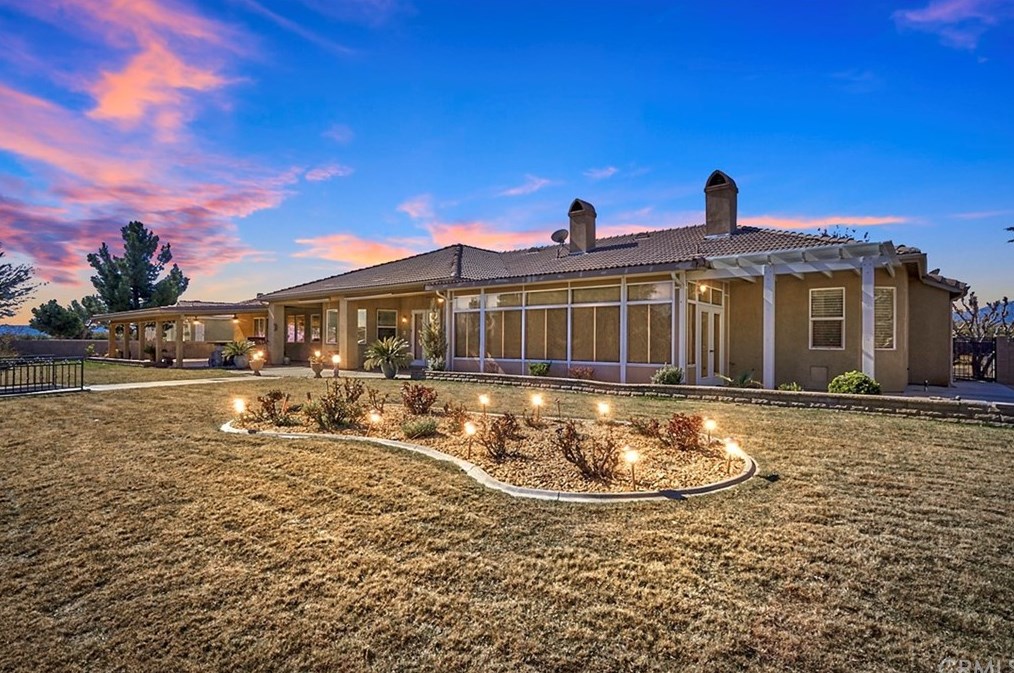 12058 Lamplighter Ln, Hesperia, CA 92344-8693