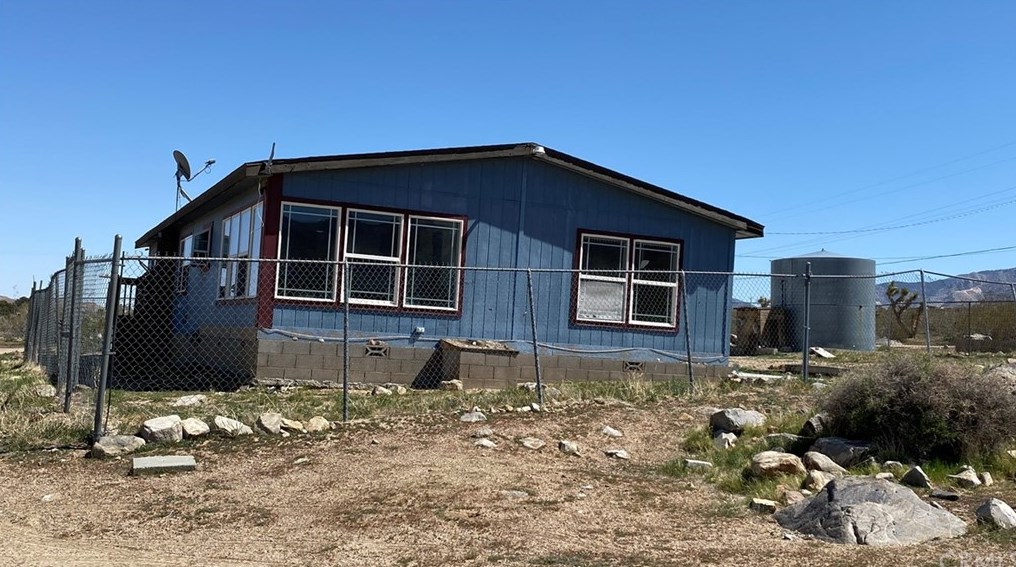 31616 Emerald Rd, Lucerne Valley, CA 92356-9333