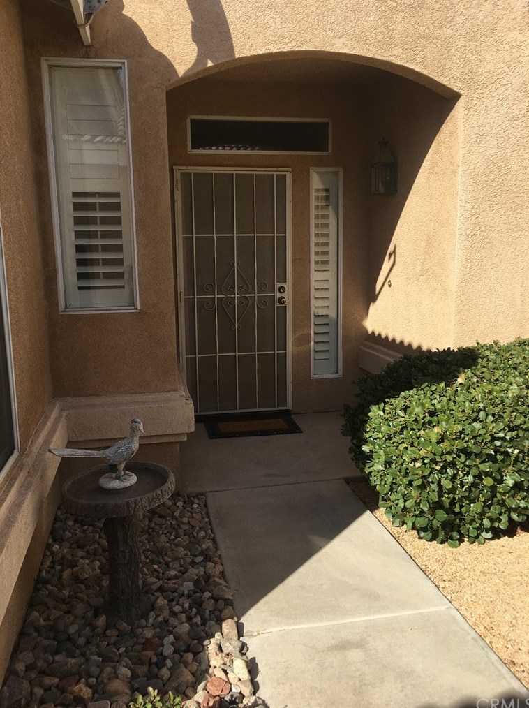 11111 Sandy Ln, Apple Valley, CA 92308-9339