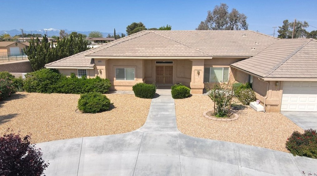15226 Mendota Rd, Apple Valley, CA 92307-4907