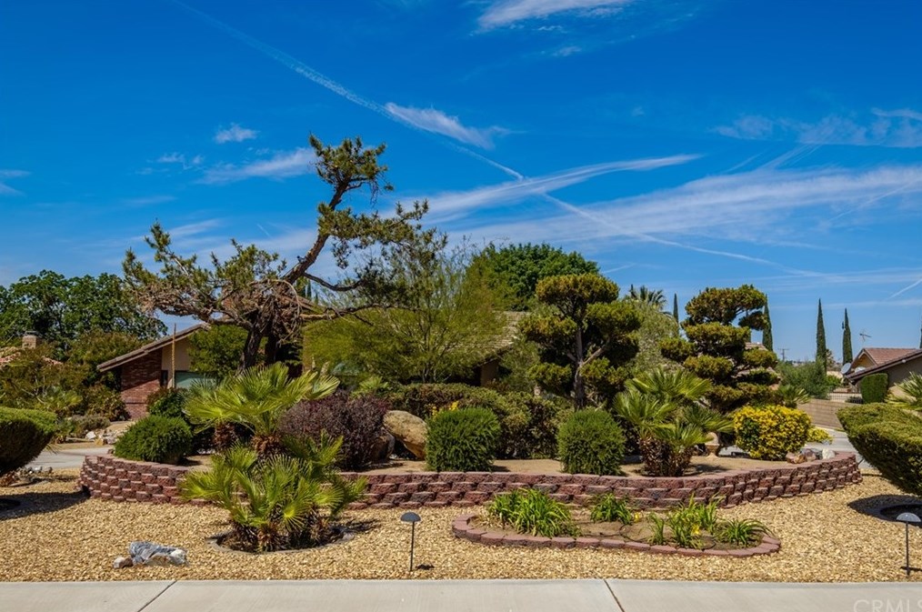 12958 Valley View Ct, Apple Valley CA  92308-6184 exterior