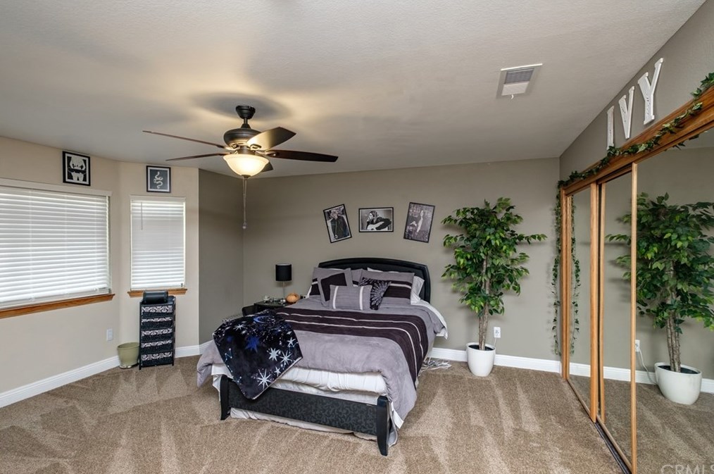 12958 Valley View Ct, Apple Valley CA  92308-6184 exterior