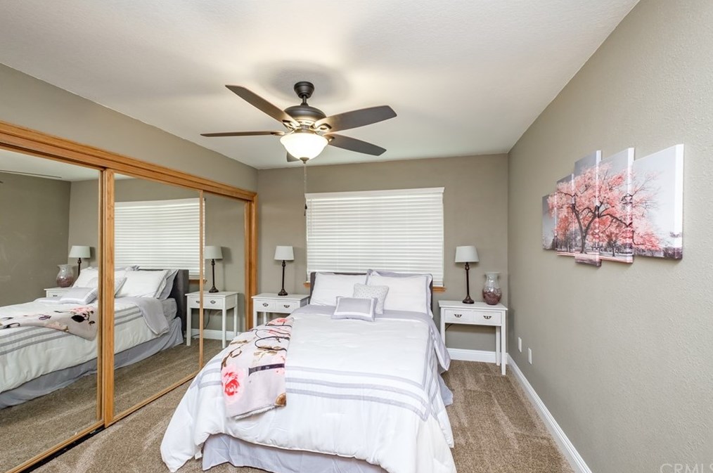 12958 Valley View Ct, Apple Valley CA  92308-6184 exterior