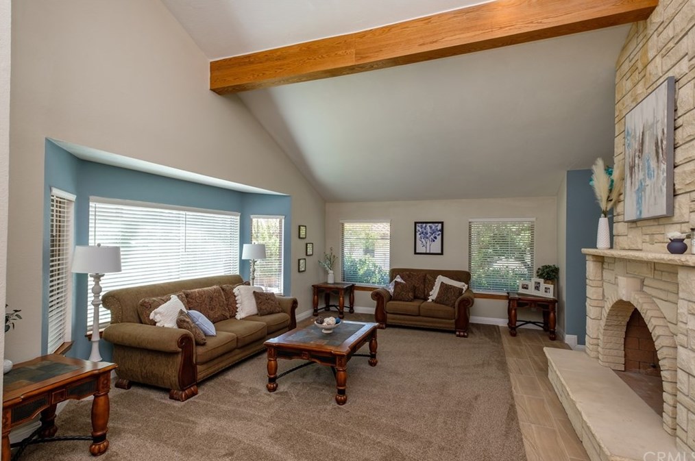 12958 Valley View Ct, Apple Valley CA  92308-6184 exterior