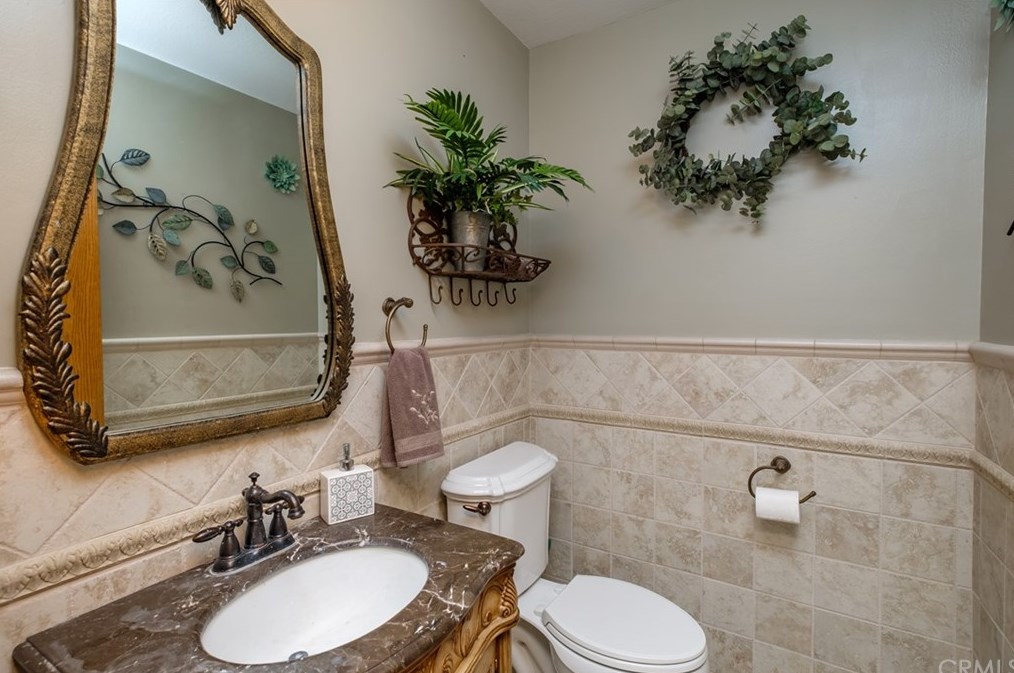 12958 Valley View Ct, Apple Valley CA  92308-6184 exterior