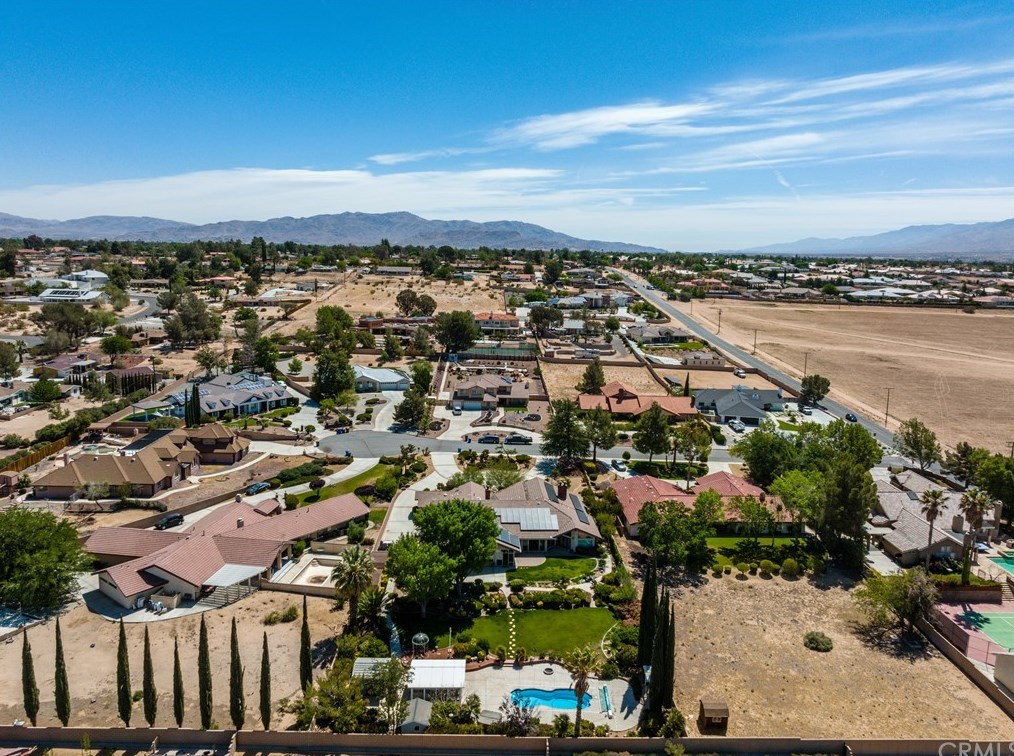 12958 Valley View Ct, Apple Valley CA  92308-6184 exterior