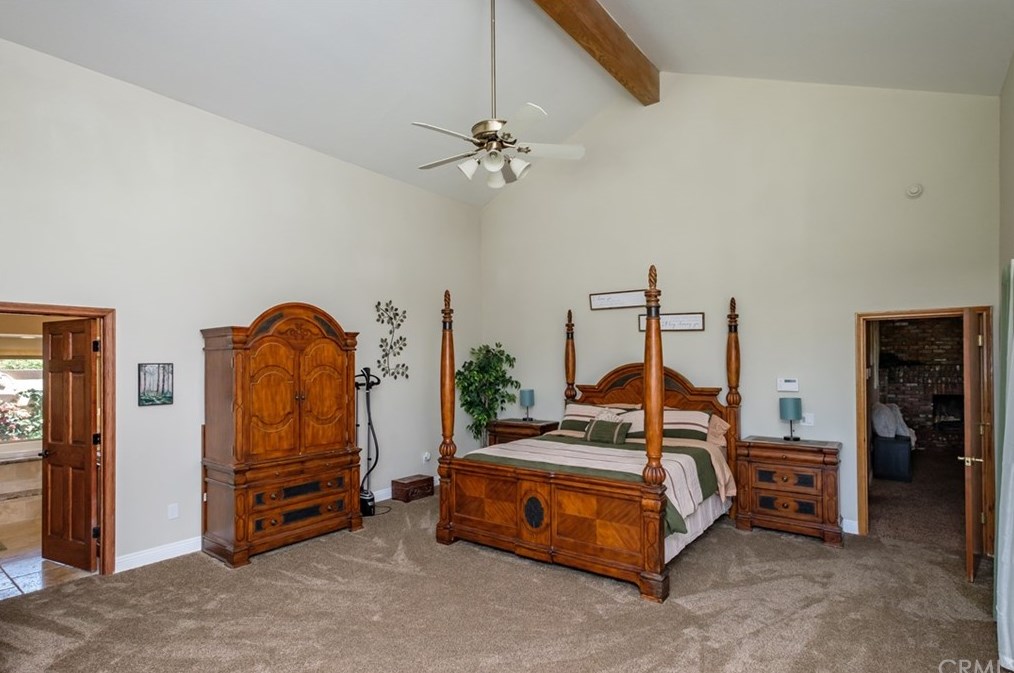 12958 Valley View Ct, Apple Valley CA  92308-6184 exterior