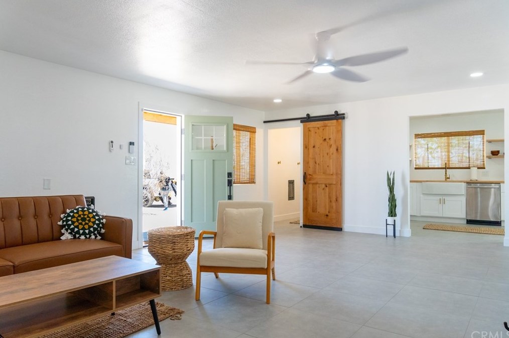 60521 Lorraine Ave, Yucca Valley CA  92285-3275 exterior