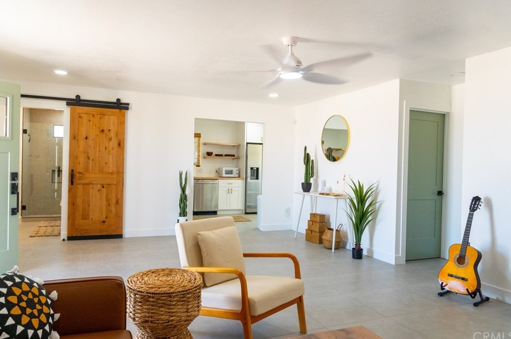60521 Lorraine Ave, Yucca Valley CA  92285-3275 exterior