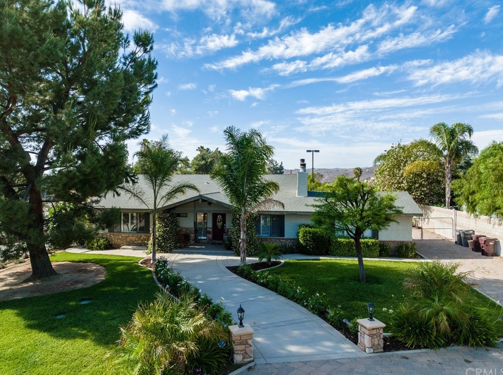 40432 Vista Rd, Hemet, CA 92544-9761