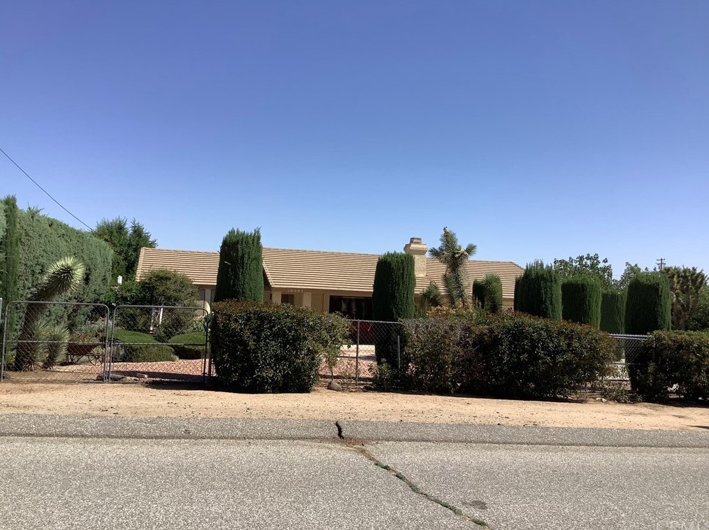 18392 Loma St, Hesperia, CA 92345-7438