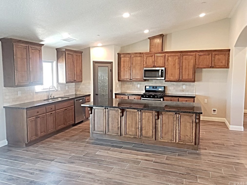 14865 Cashew St, Hesperia, CA 92345-2704