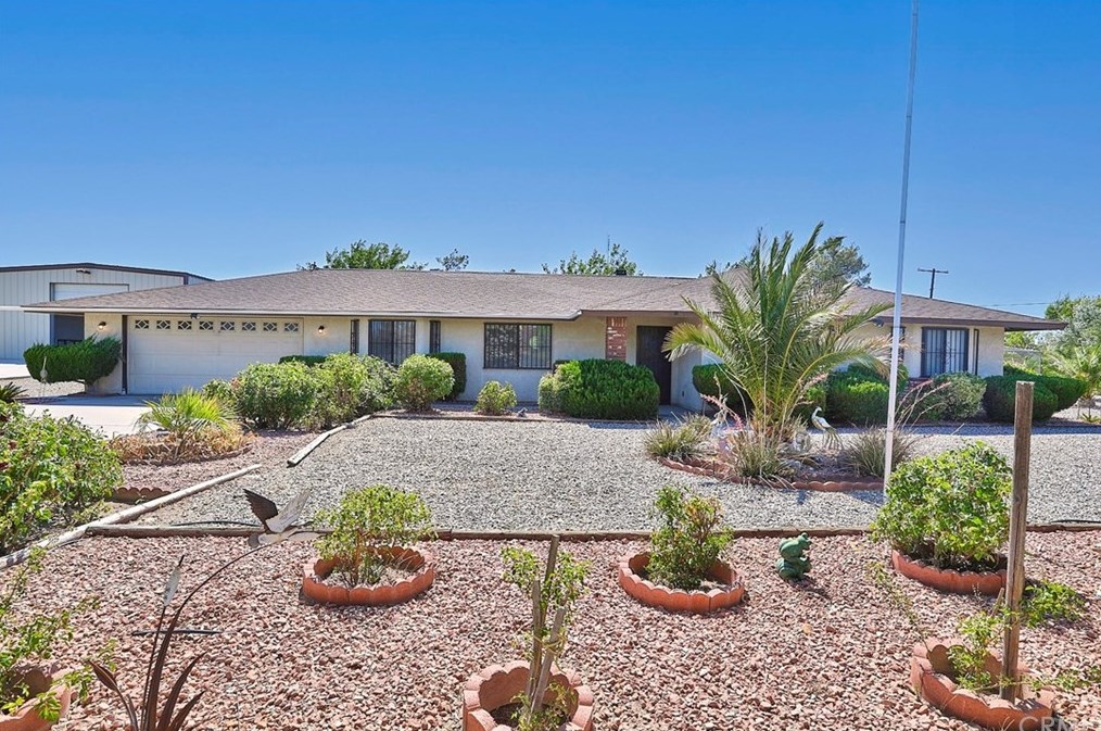 8356 Hickory Ave, Hesperia CA  92345-3818 exterior