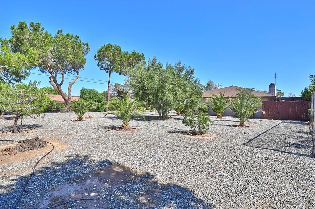 8356 Hickory Ave, Hesperia CA  92345-3818 exterior