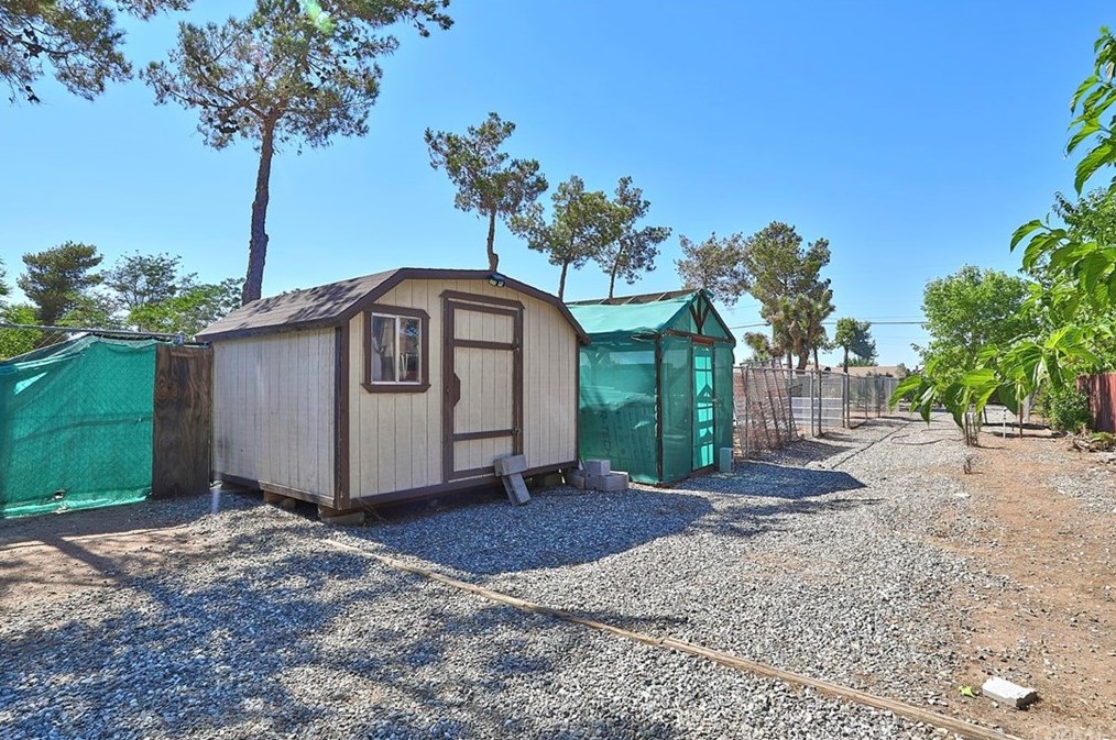 8356 Hickory Ave, Hesperia CA  92345-3818 exterior