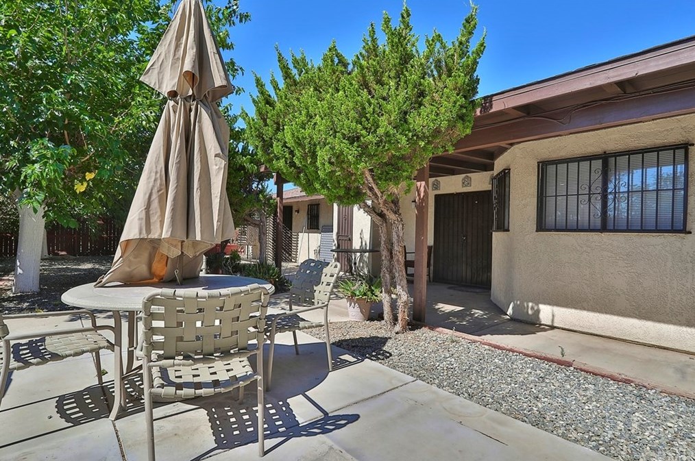 8356 Hickory Ave, Hesperia CA  92345-3818 exterior