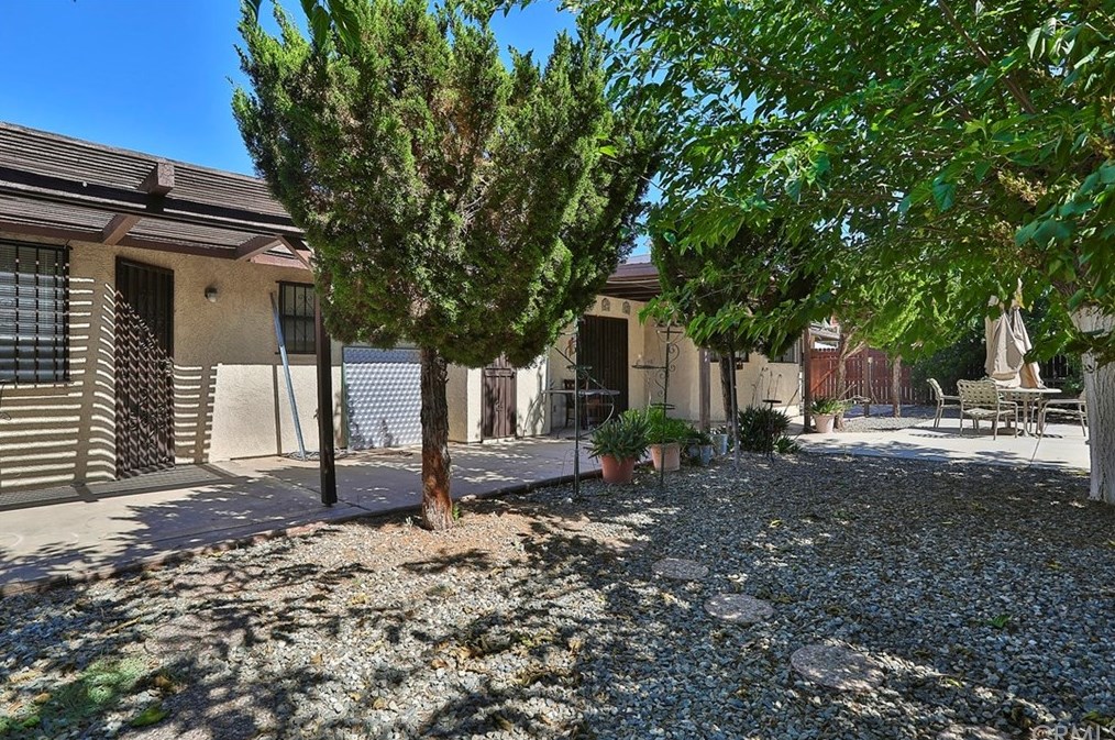8356 Hickory Ave, Hesperia CA  92345-3818 exterior