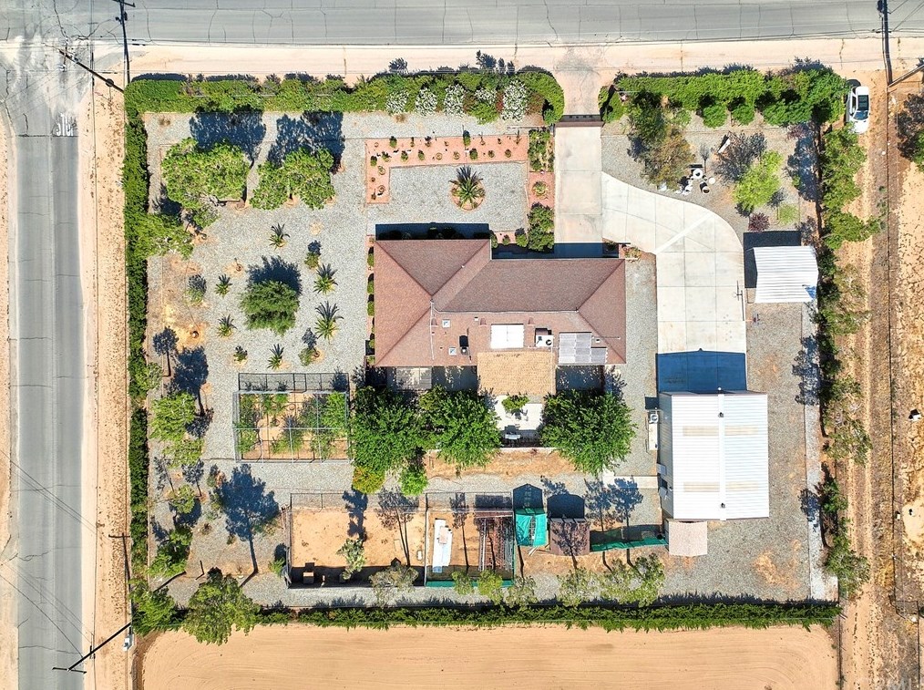 8356 Hickory Ave, Hesperia CA  92345-3818 exterior