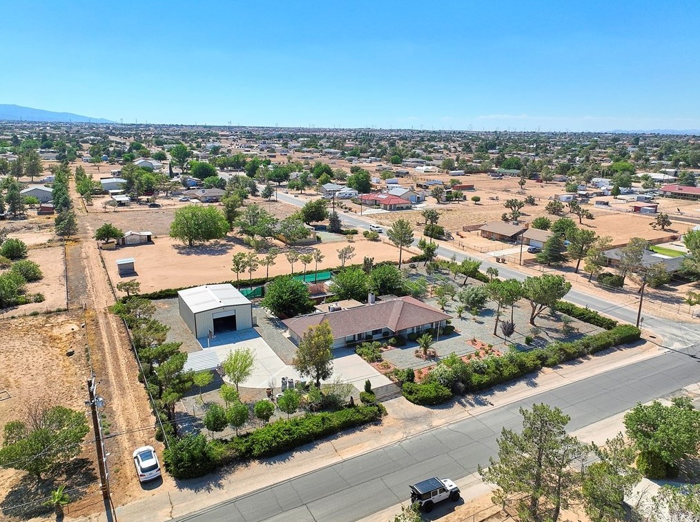 8356 Hickory Ave, Hesperia CA  92345-3818 exterior