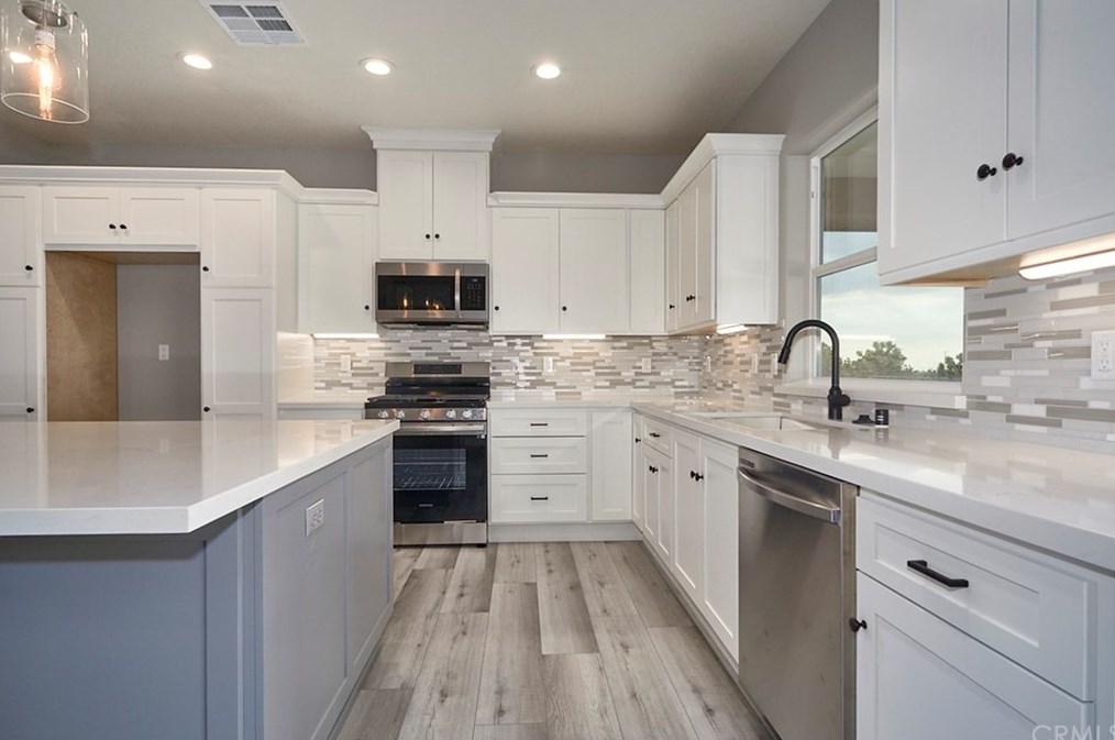 3790 Aragon Rd, Phelan CA  92371 exterior